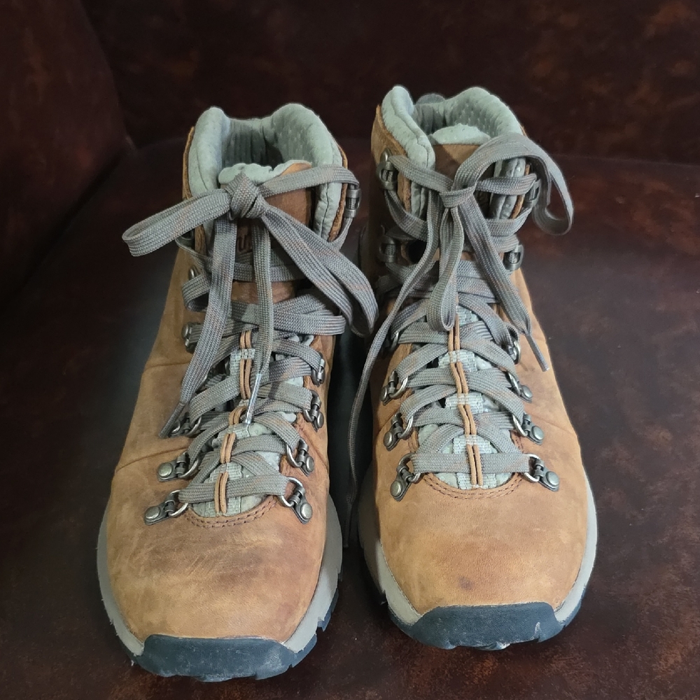 Danner Mountain 600
